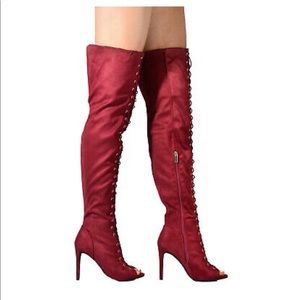 BRAND NEW Thigh high boots - Size 9